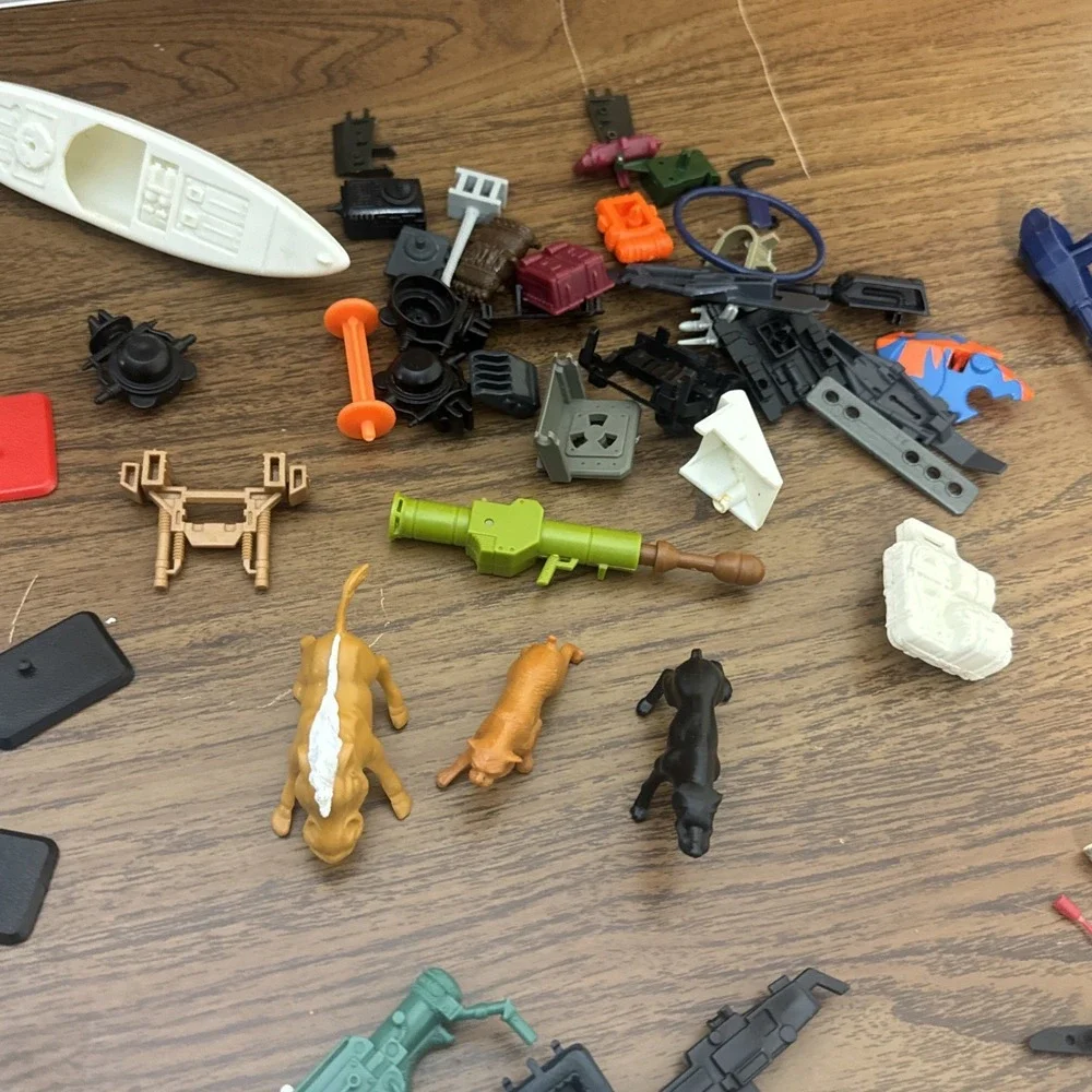 Huge Vintage 3.75 GI Joe ARAH 80s 90s Accessories Parts Missiles Guns Animal Lot